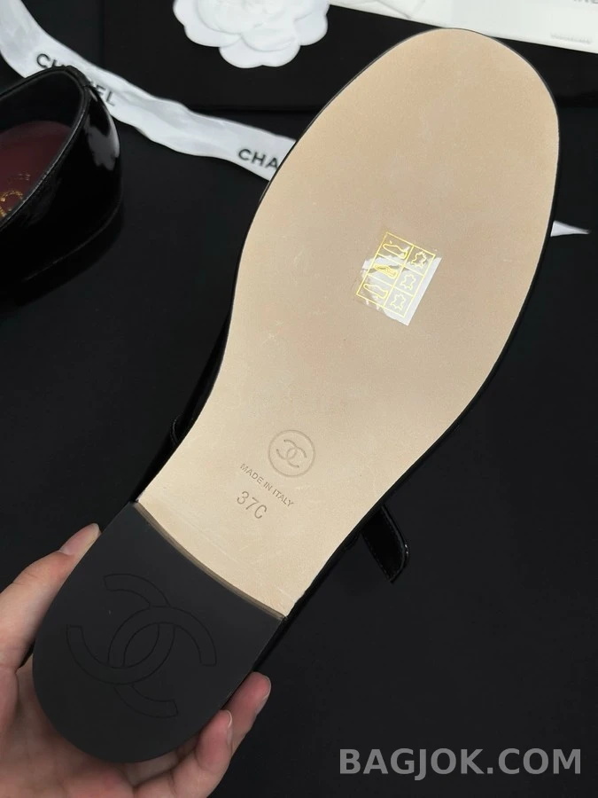 샤넬 샤넬 더블 C 에나멜 메리제인 슈즈 상세 이미지