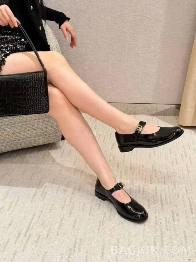 샤넬 샤넬 더블 C 에나멜 메리제인 슈즈 상세 이미지