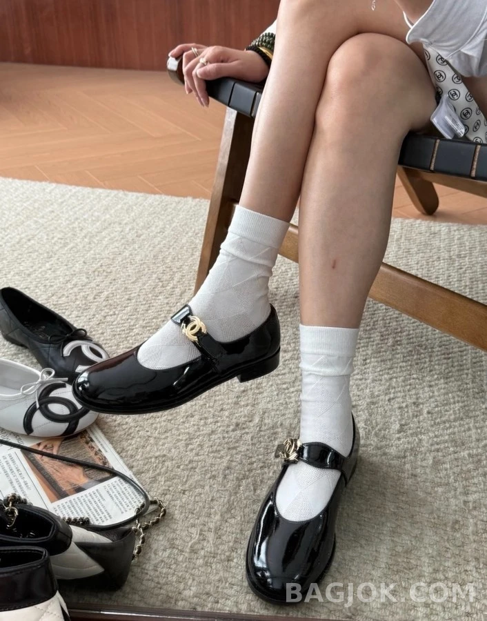 샤넬 샤넬 더블 C 에나멜 메리제인 슈즈 상세 이미지
