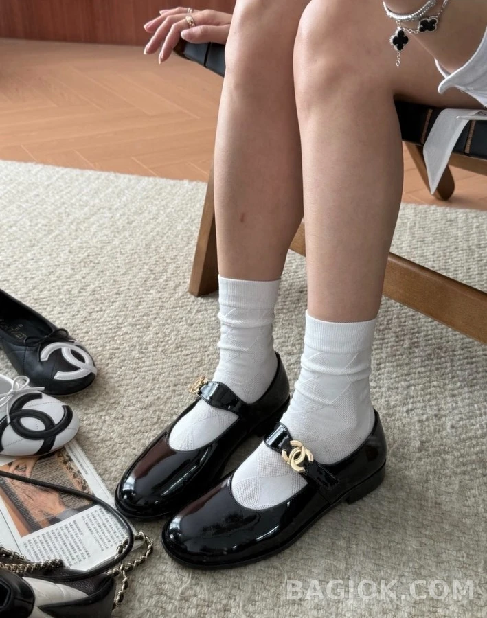 샤넬 샤넬 더블 C 에나멜 메리제인 슈즈 상세 이미지