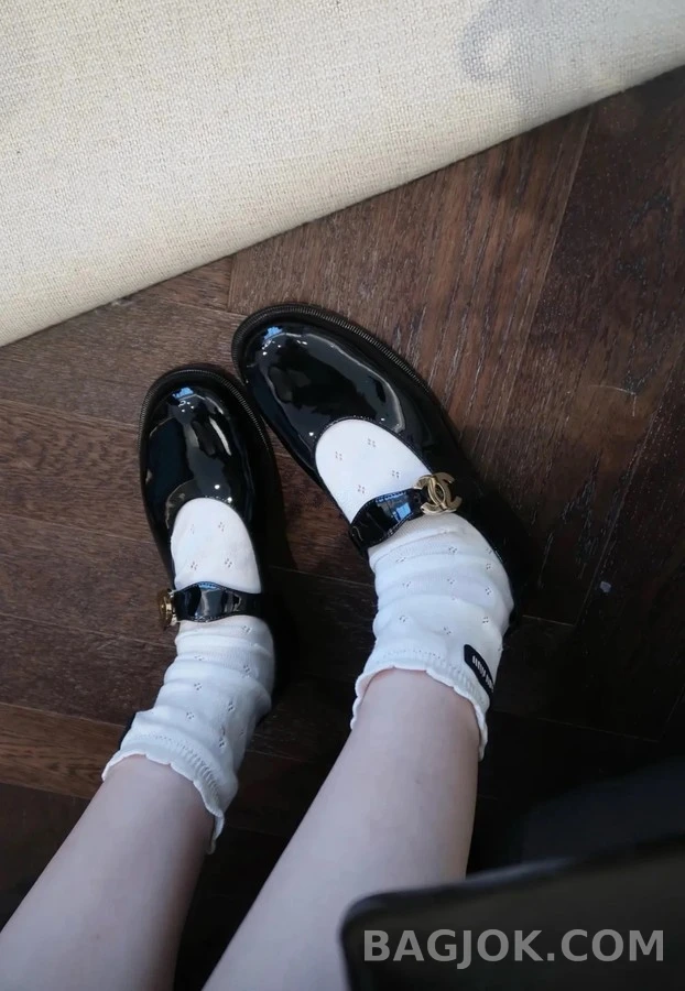 샤넬 샤넬 더블 C 에나멜 메리제인 슈즈 상세 이미지