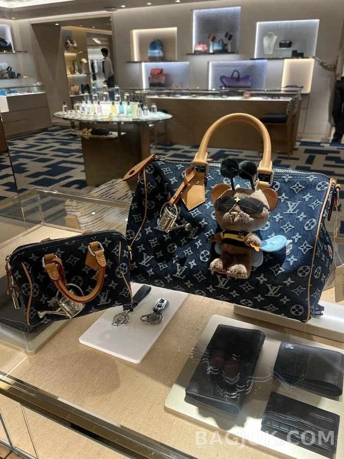 루이비통 루이비통 Louis Bear Bee 백 참 상세 이미지