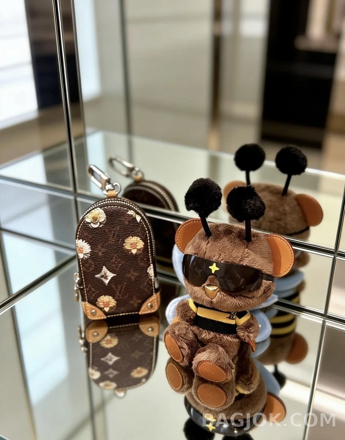루이비통 루이비통 Louis Bear Bee 백 참 상세 이미지