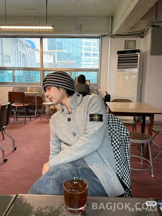 스톤아일랜드 스톤 아일랜드 슬리브 패치 카라 가디건 상세 이미지
