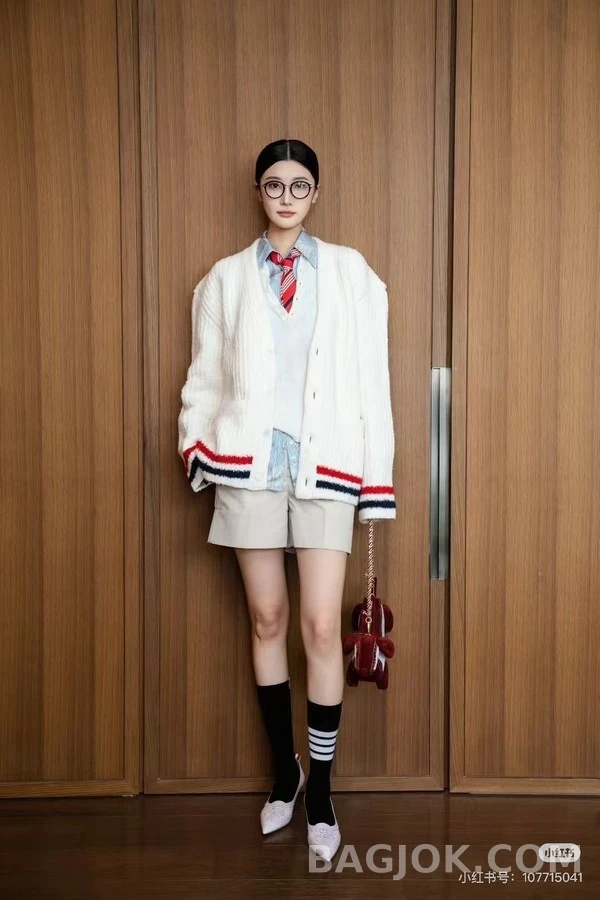 톰브라운 톰브라운 스트라이프 부클 가디건 상세 이미지