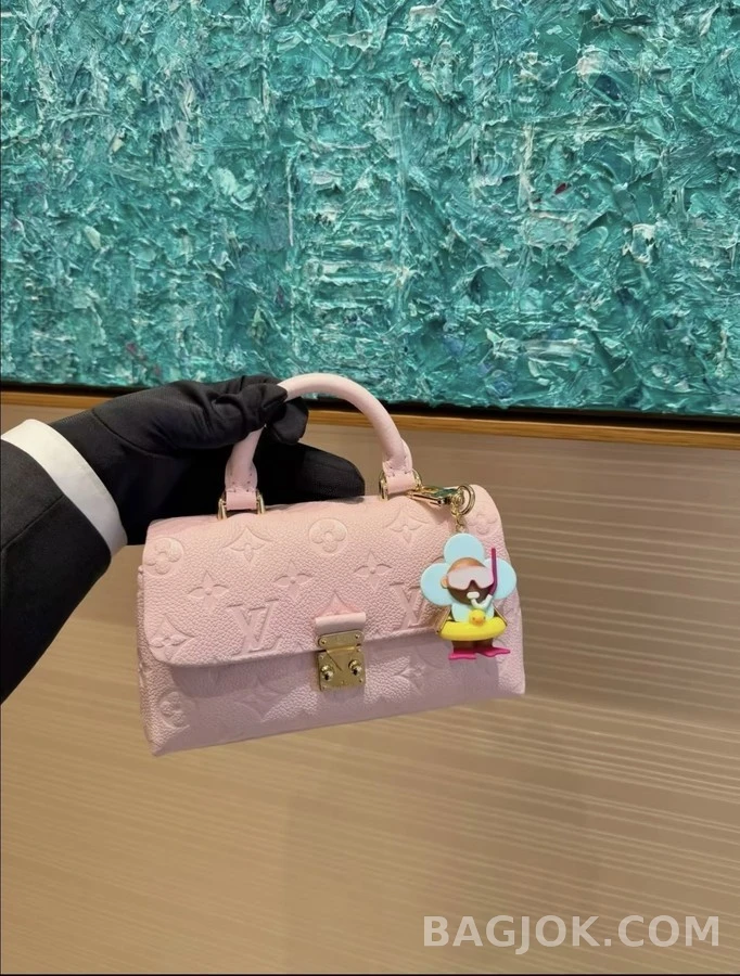 루이비통 루이비통 비비안 잠수부 오리 튜브 키링 상세 이미지