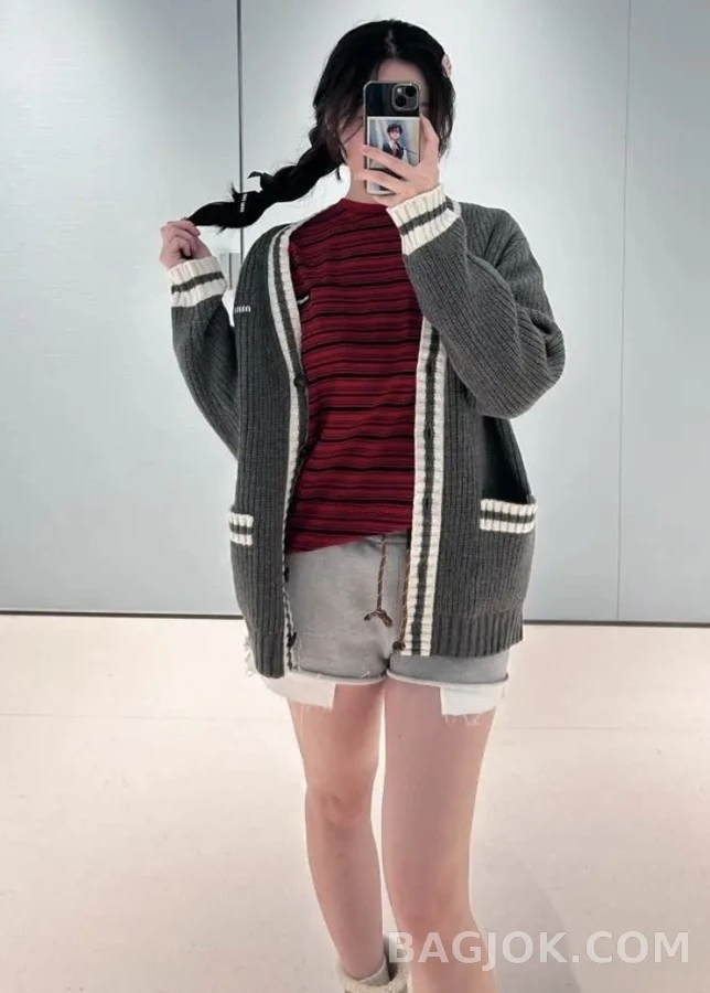 미우미우 미우미우 컬리지 V넥 스트라이프 가디건 상세 이미지