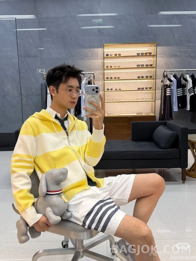톰브라운 톰브라운 삼선 탭 후드 티셔츠 상세 이미지