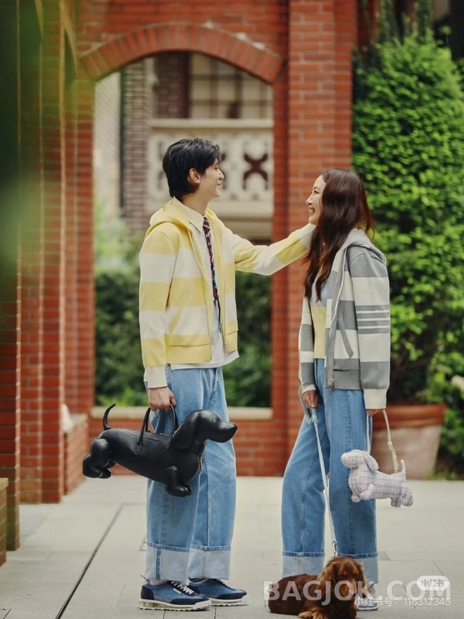 톰브라운 톰브라운 삼선 탭 후드 티셔츠 상세 이미지