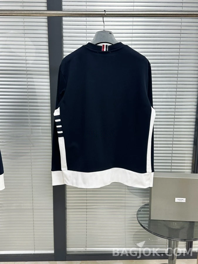 톰브라운 톰브라운 배색 맨투맨 상세 이미지
