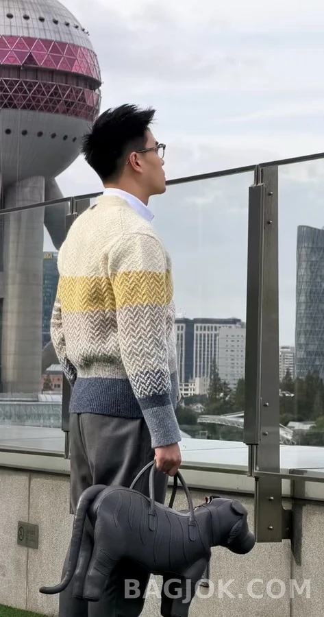 톰브라운 톰브라운 스트라이프 헤링본 니트 상세 이미지
