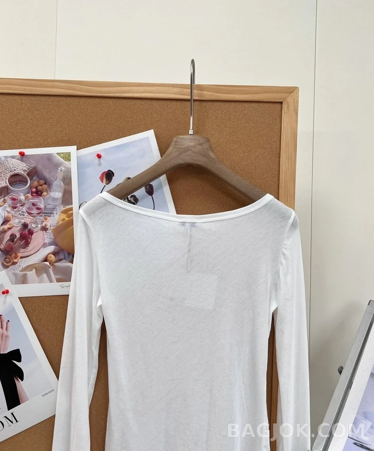 로에베 로에베 아나그램 자수 보트넥 긴팔 티셔츠 상세 이미지