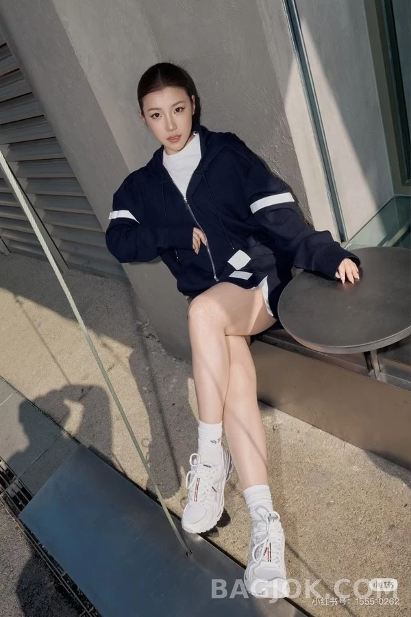 톰브라운 톰브라운 포바 스트라이프 후드 집업 상세 이미지