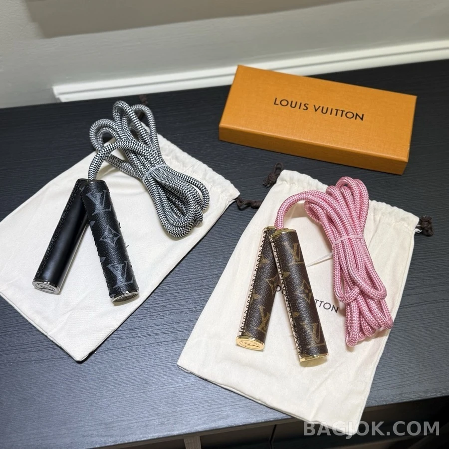 루이비통 루이비통 모노그램 크리스토퍼 줄넘기 상세 이미지