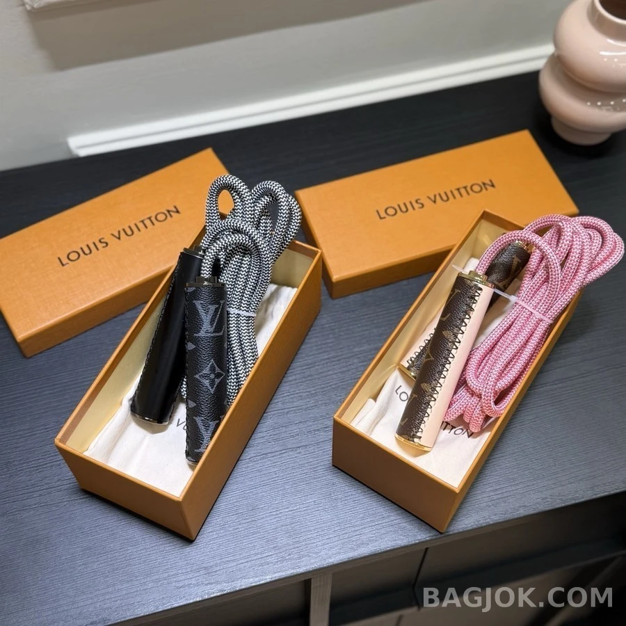 루이비통 루이비통 모노그램 크리스토퍼 줄넘기 상세 이미지