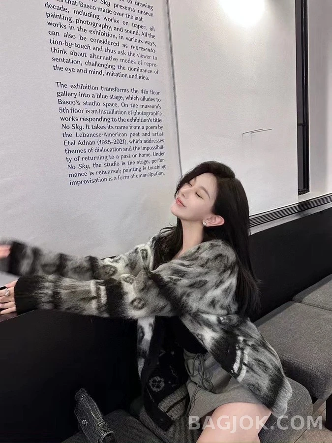 루이비통 루이비통 모노그램 그라데이션 마해모 가디건 상세 이미지