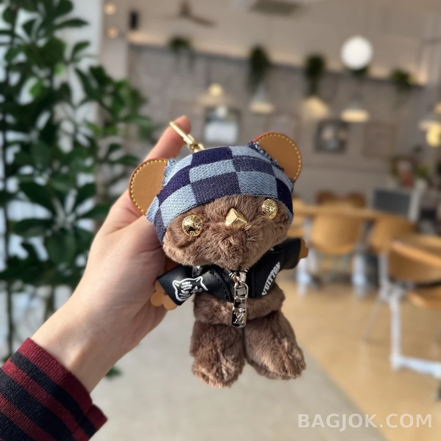 루이비통 루이비통 Louis Bear 곰돌이 가방 참 상세 이미지