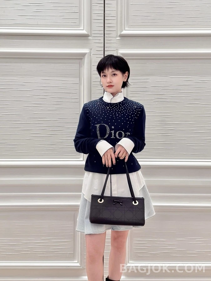 디올 디올 라인스톤 레터링 니트 상세 이미지