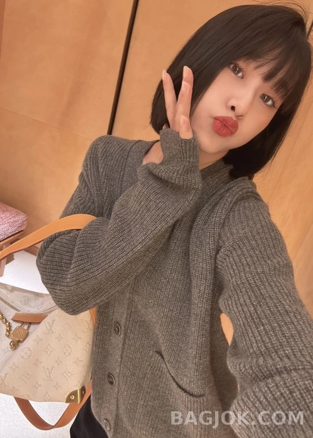 루이비통 루이비통 자수 캐시미어 가디건 상세 이미지