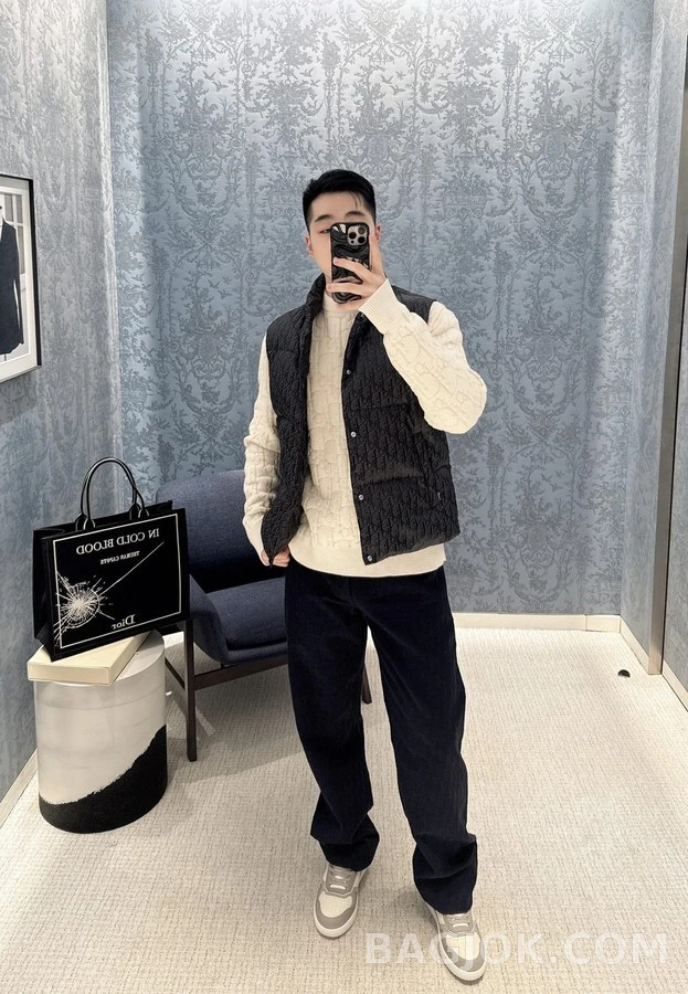 디올 디올 로고 자카드 니트 상세 이미지