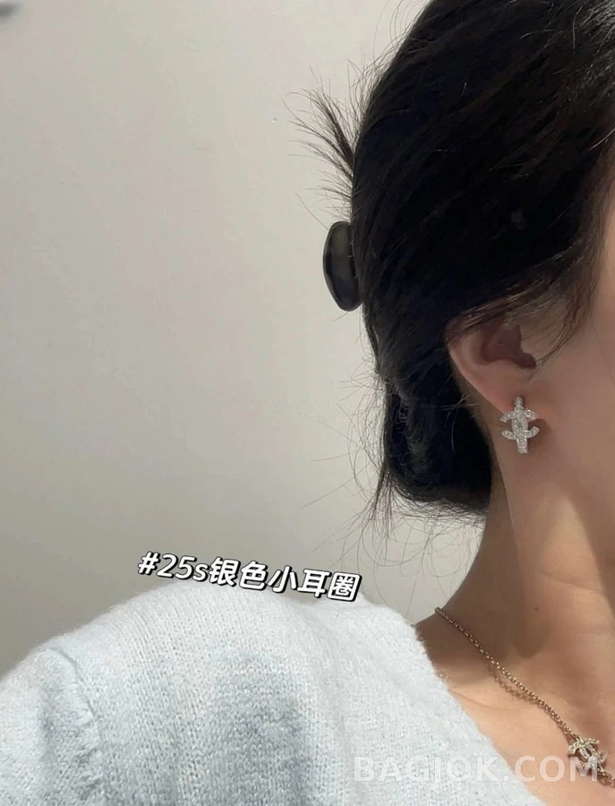 샤넬 샤넬 로고 큐빅 후프 귀걸이 상세 이미지