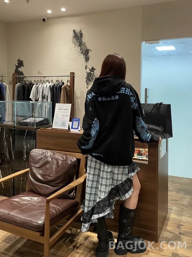 크롬하츠 크롬하츠 글리터 후드 맨투맨 상세 이미지