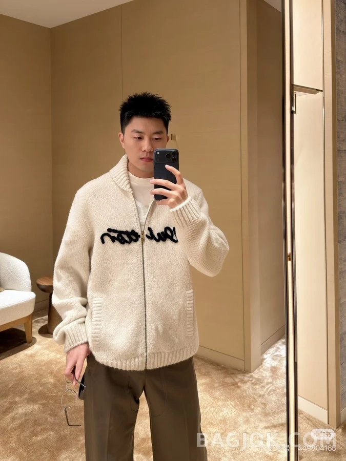 루이비통 루이비통 레터링 자수 울 집업 가디건 상세 이미지