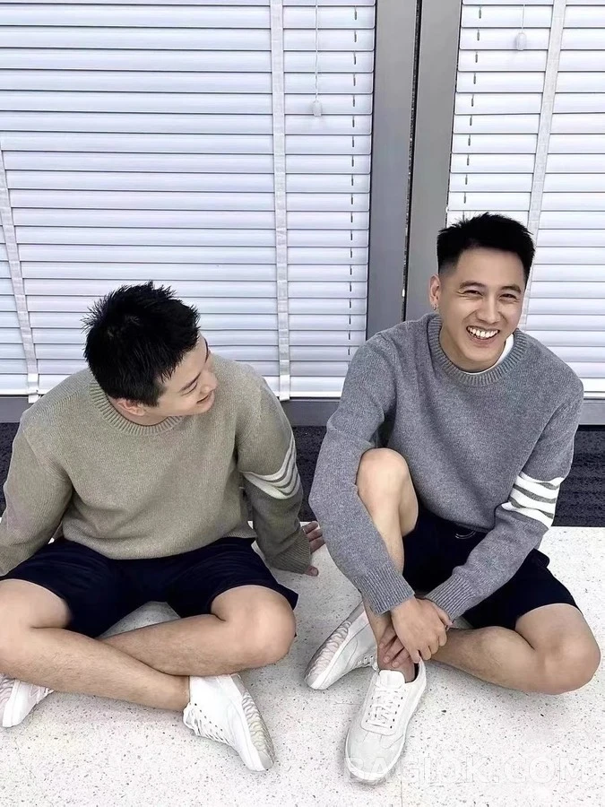톰브라운 톰브라운 4-바 스트라이프 립니트 가디건 상세 이미지
