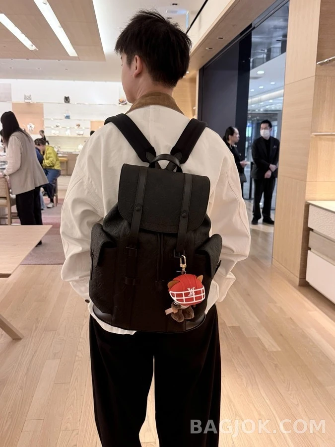 루이비통 루이비통 루이 베어 크리켓 백 참 상세 이미지