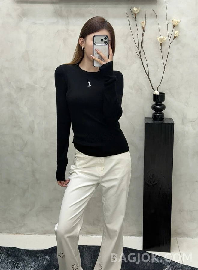 생로랑 세인트로랑 자수 로고 긴팔 티셔츠 상세 이미지