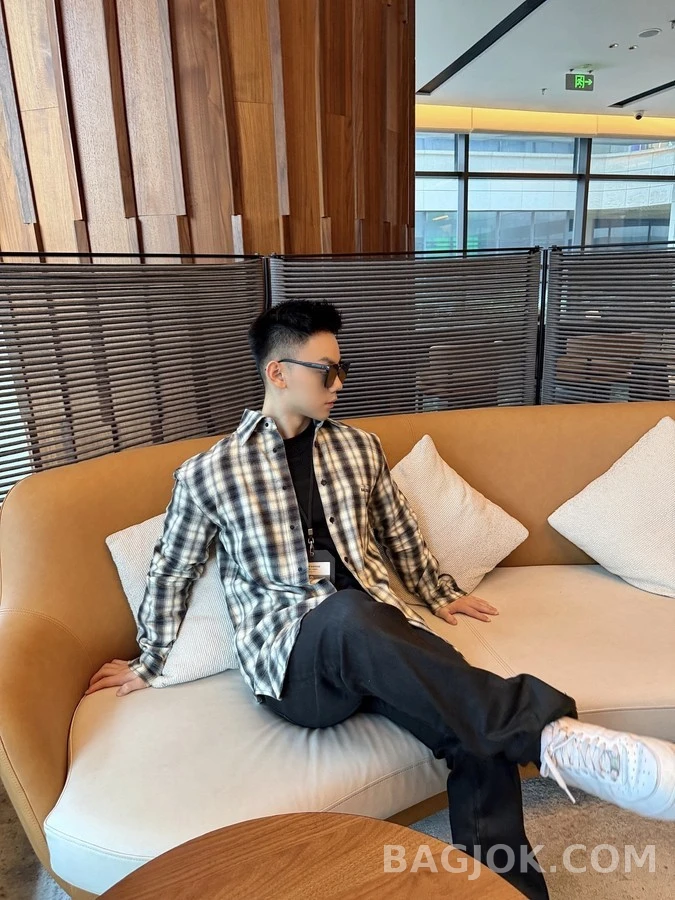 발렌시아가 발렌시아가 레터링 체크 셔츠 상세 이미지