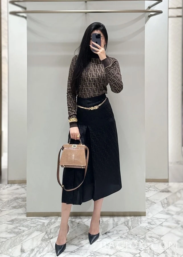 펜디 펜디 모노그램 터틀넥 긴팔 티셔츠 상세 이미지