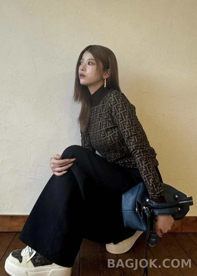 펜디 펜디 모노그램 터틀넥 긴팔 티셔츠 상세 이미지