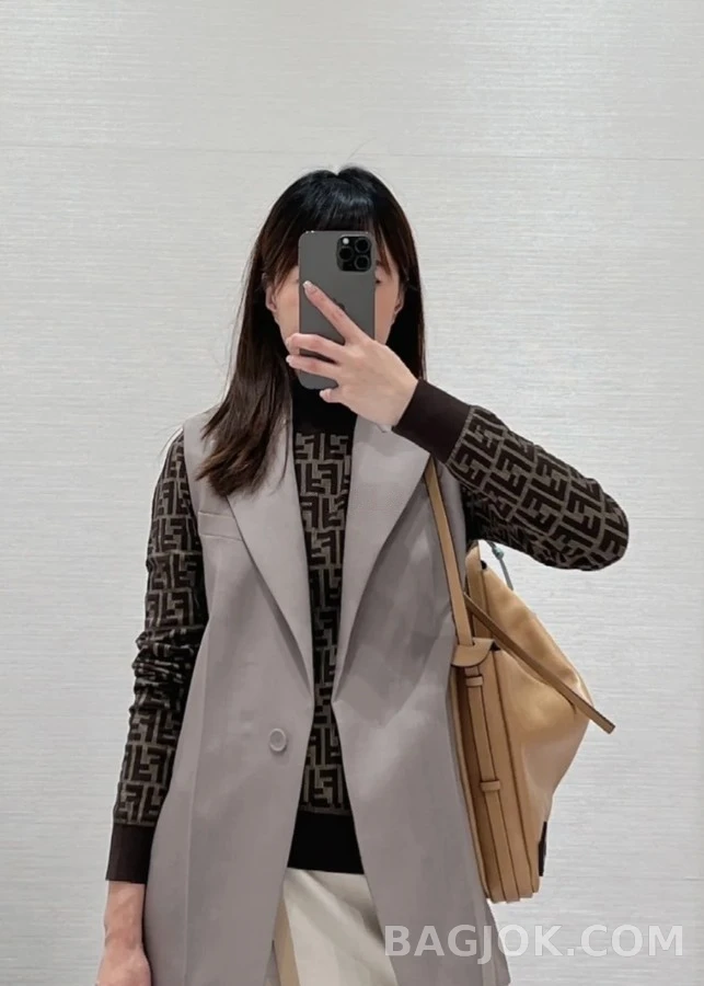 펜디 펜디 모노그램 터틀넥 긴팔 티셔츠 상세 이미지