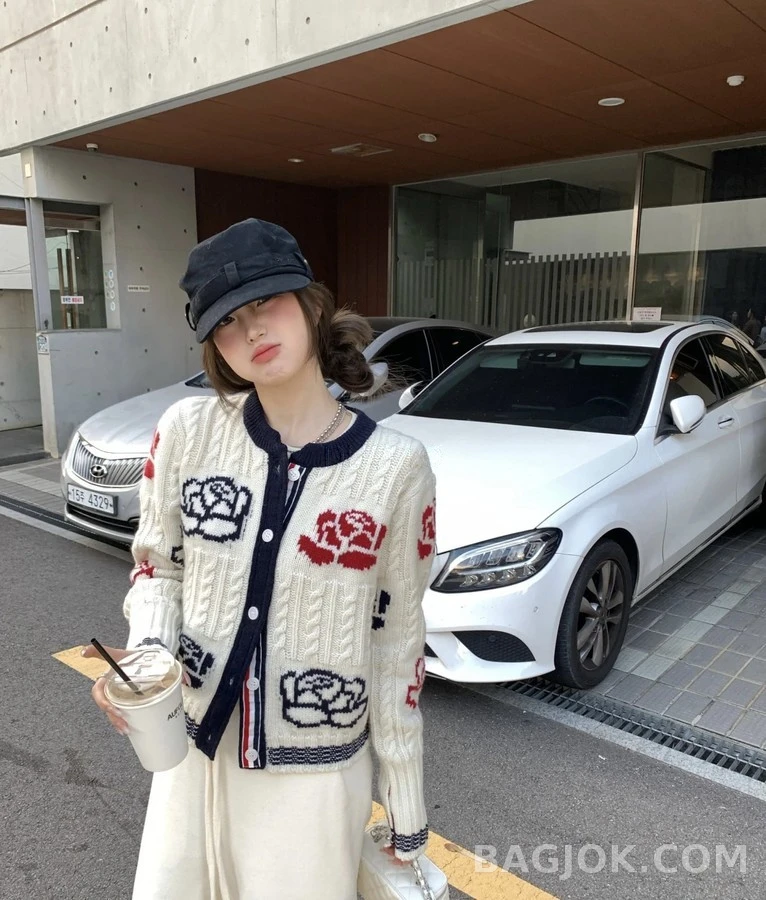 톰브라운 톰브라운 플라워 패턴 니트 가디건 상세 이미지