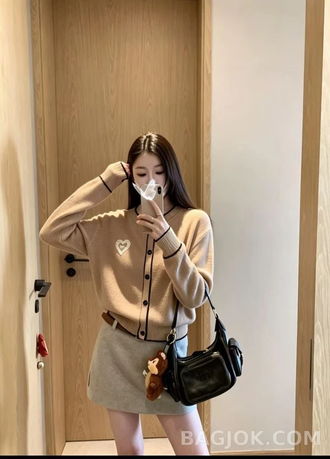 디올 디올 하트 자수 라운드넥 가디건 상세 이미지