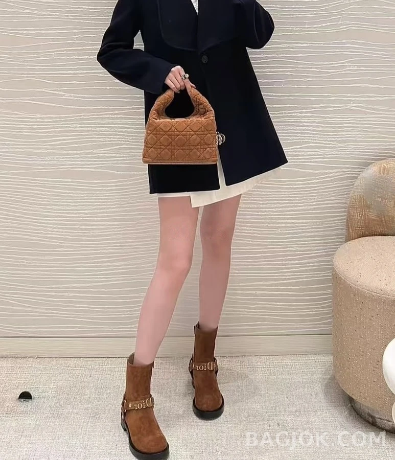디올 디올 라운드 토 하네스 스트랩 숏부츠 상세 이미지