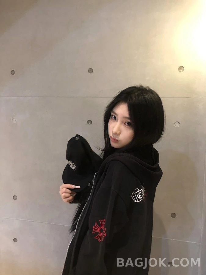 크롬하츠 크롬하츠 레터링 크로스 후드 집업 상세 이미지