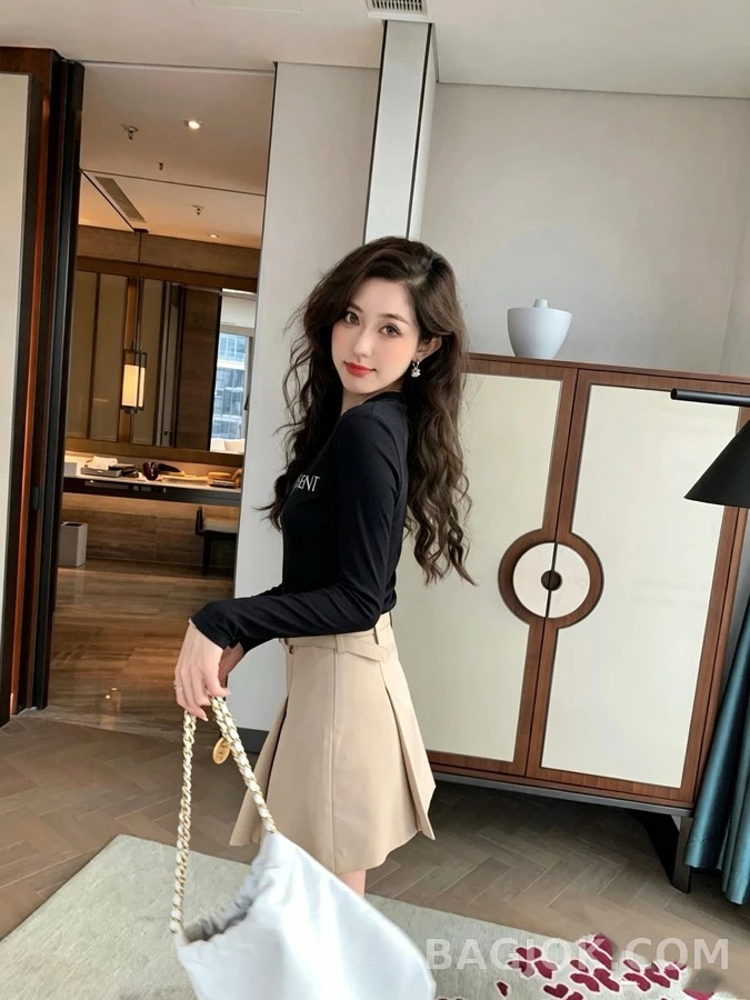 생로랑 세인트로랑 레터링 긴팔 티셔츠 상세 이미지