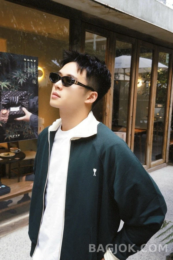 아미 아미 ADC 로고 배색 맨투맨 상세 이미지