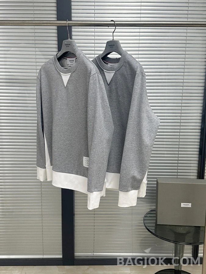 톰브라운 톰브라운 V넥 배색 맨투맨 상세 이미지