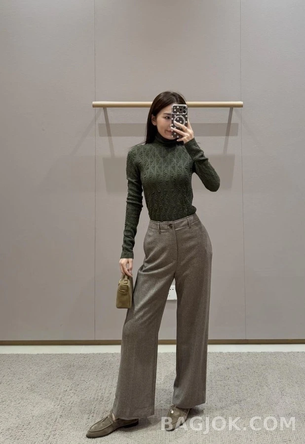 로로피아나 로로피아나 주름 텍스처 터틀넥 긴팔 티셔츠 상세 이미지