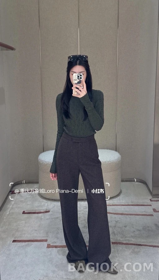 로로피아나 로로피아나 주름 텍스처 터틀넥 긴팔 티셔츠 상세 이미지
