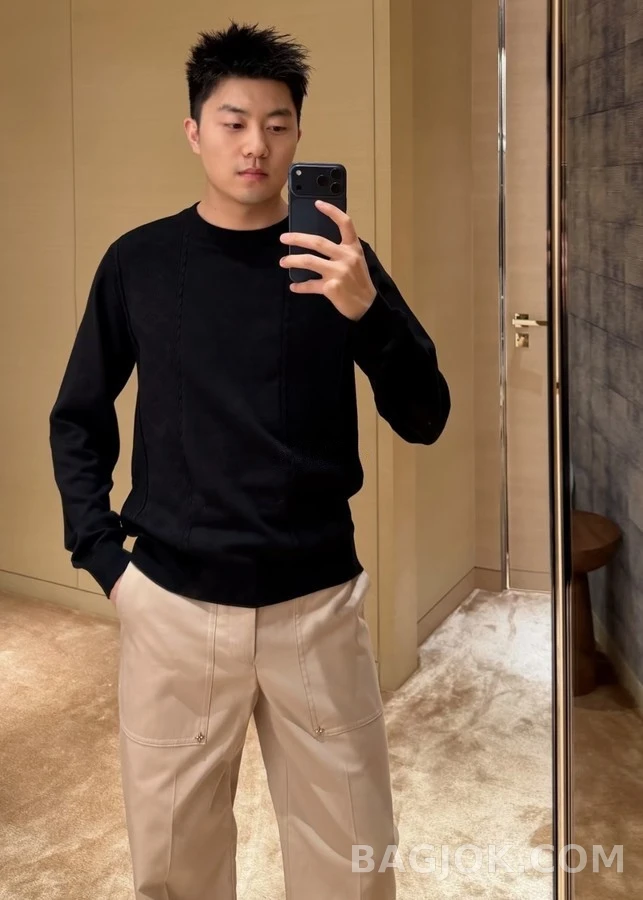 루이비통 루이비통 모노그램 패널 긴팔 티셔츠 상세 이미지