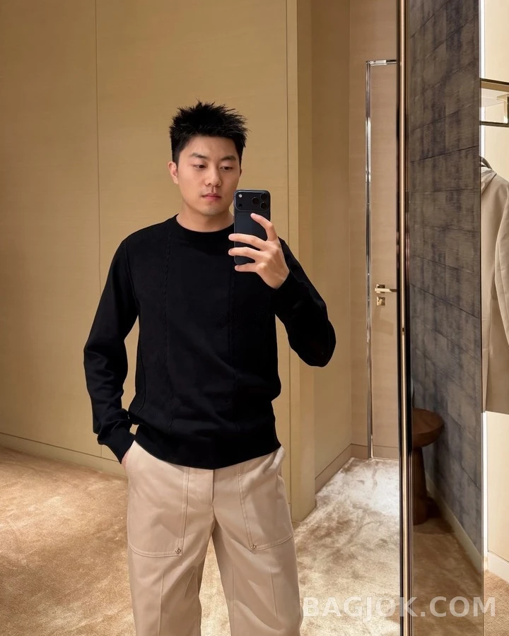 루이비통 루이비통 모노그램 패널 긴팔 티셔츠 상세 이미지
