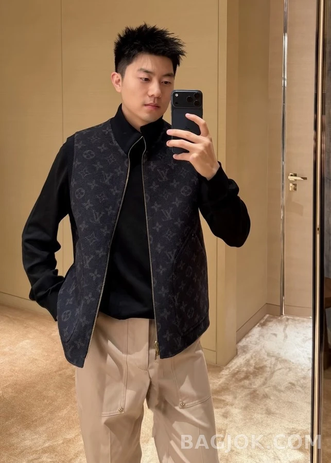 루이비통 루이비통 모노그램 패널 긴팔 티셔츠 상세 이미지