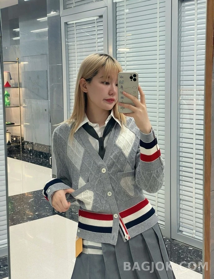 톰브라운 톰브라운 마름모 패턴 울 가디건 상세 이미지
