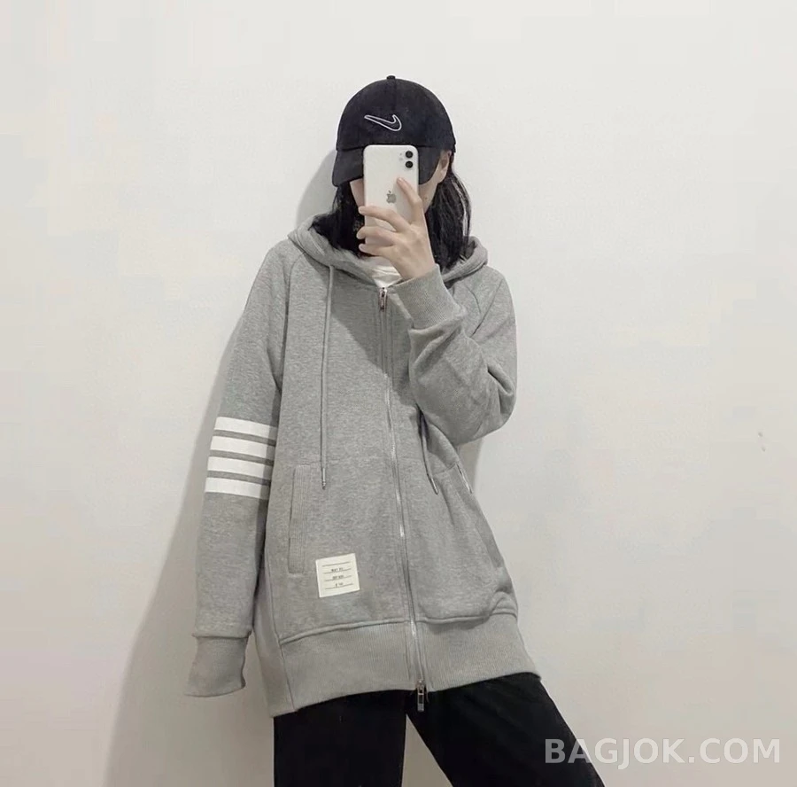 톰브라운 톰브라운 시그니처 스트라이프 후드 집업 상세 이미지