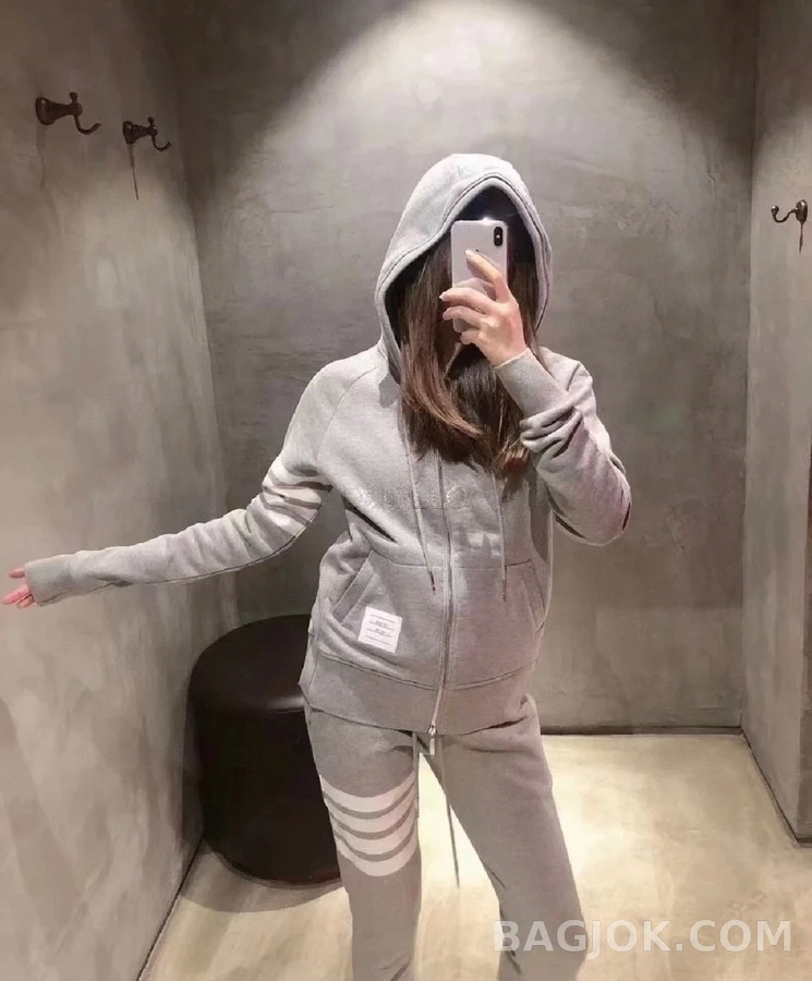 톰브라운 톰브라운 시그니처 스트라이프 후드 집업 상세 이미지
