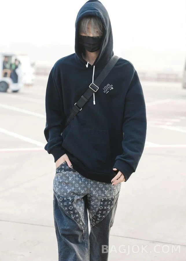 루이비통 루이비통 자수 후드티 상세 이미지